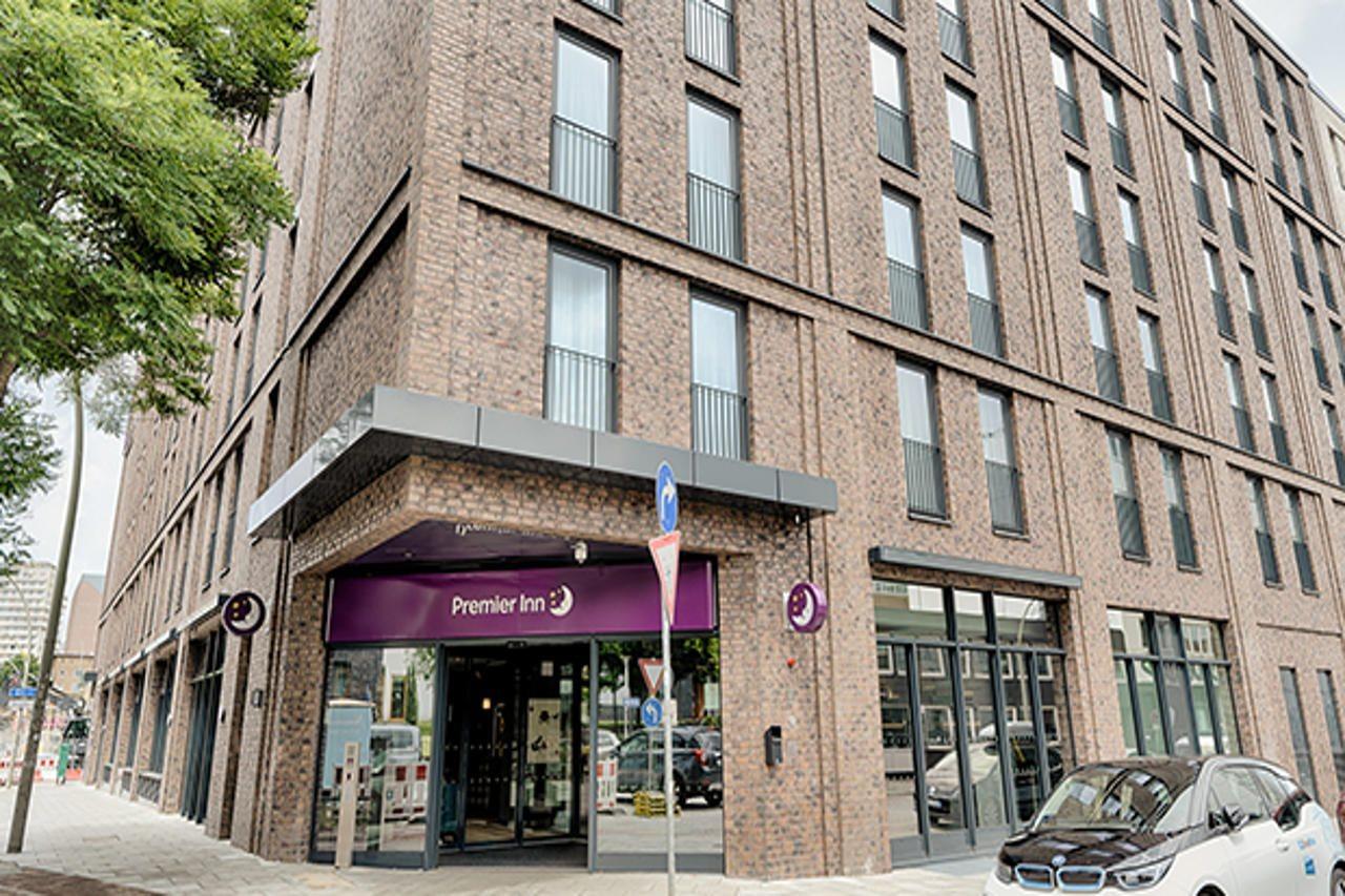 Premier Inn Hamburg City Klostertor Bagian luar foto