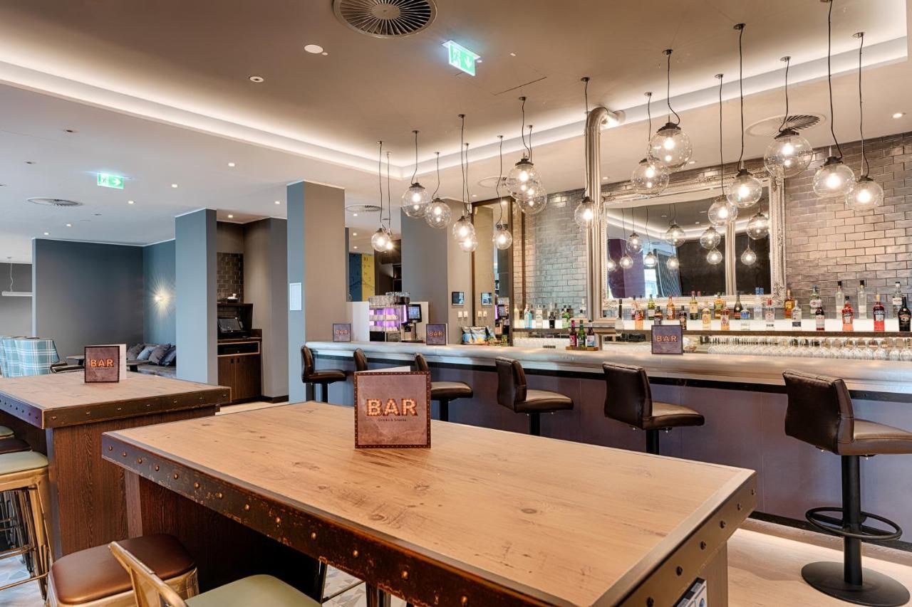 Premier Inn Hamburg City Klostertor Bagian luar foto