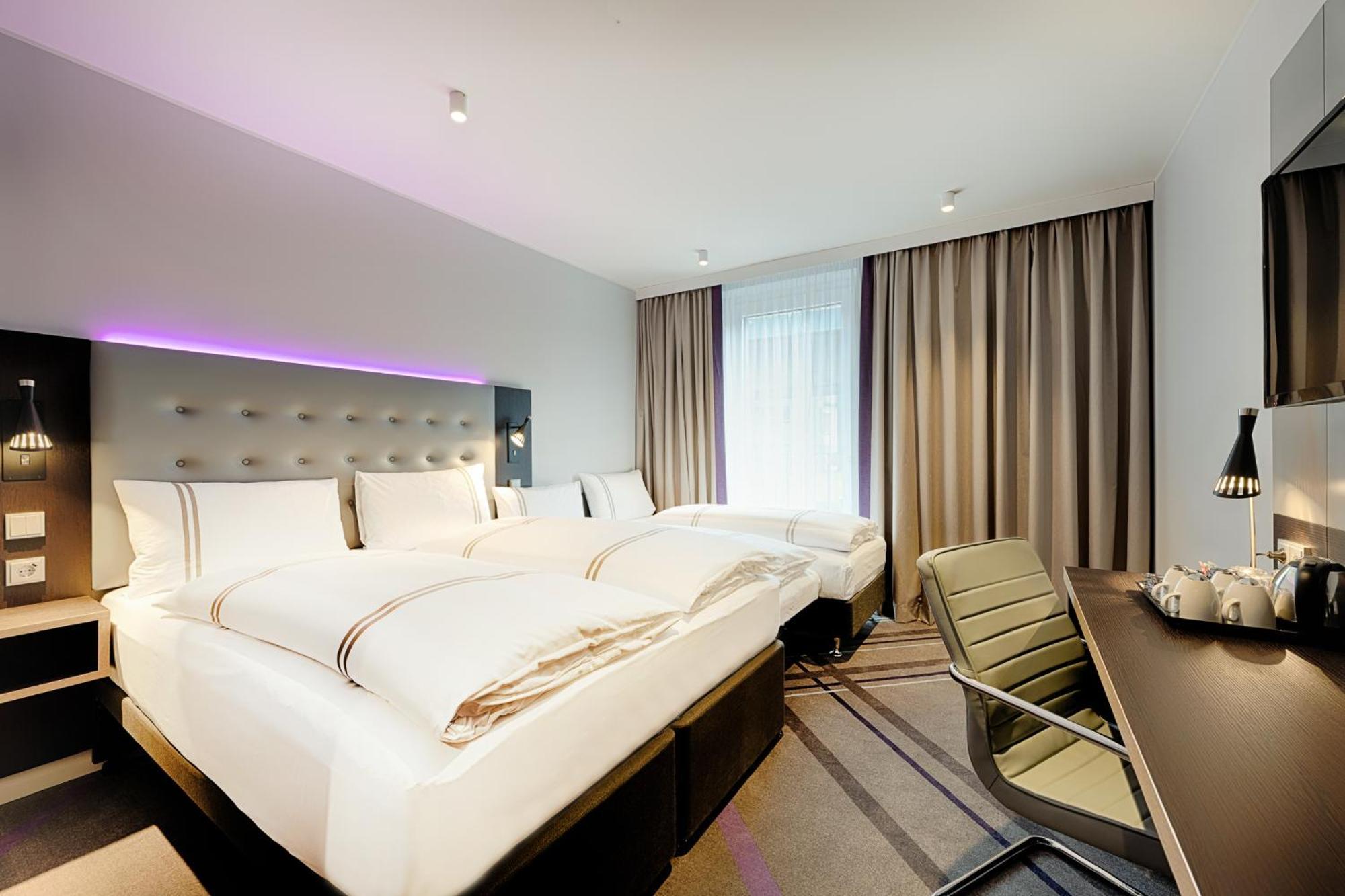 Premier Inn Hamburg City Klostertor Bagian luar foto
